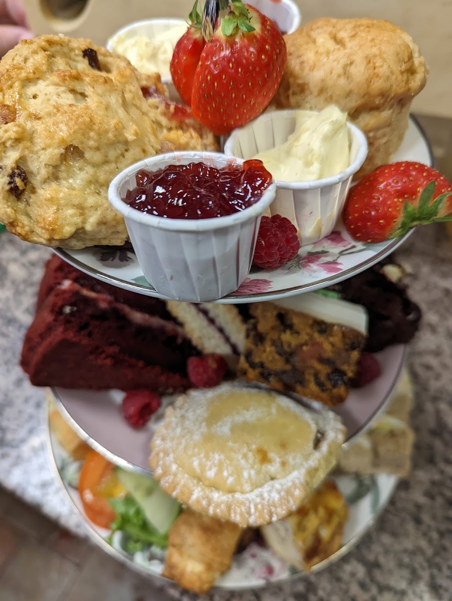 E & R Tearoom Ltd Photos 2